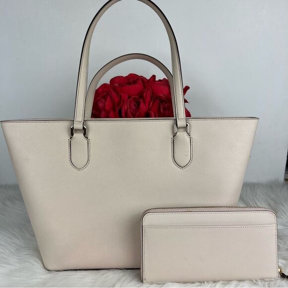 🍓 Kate Spade tote with wallet set 🍓 - Picture 3 of 4